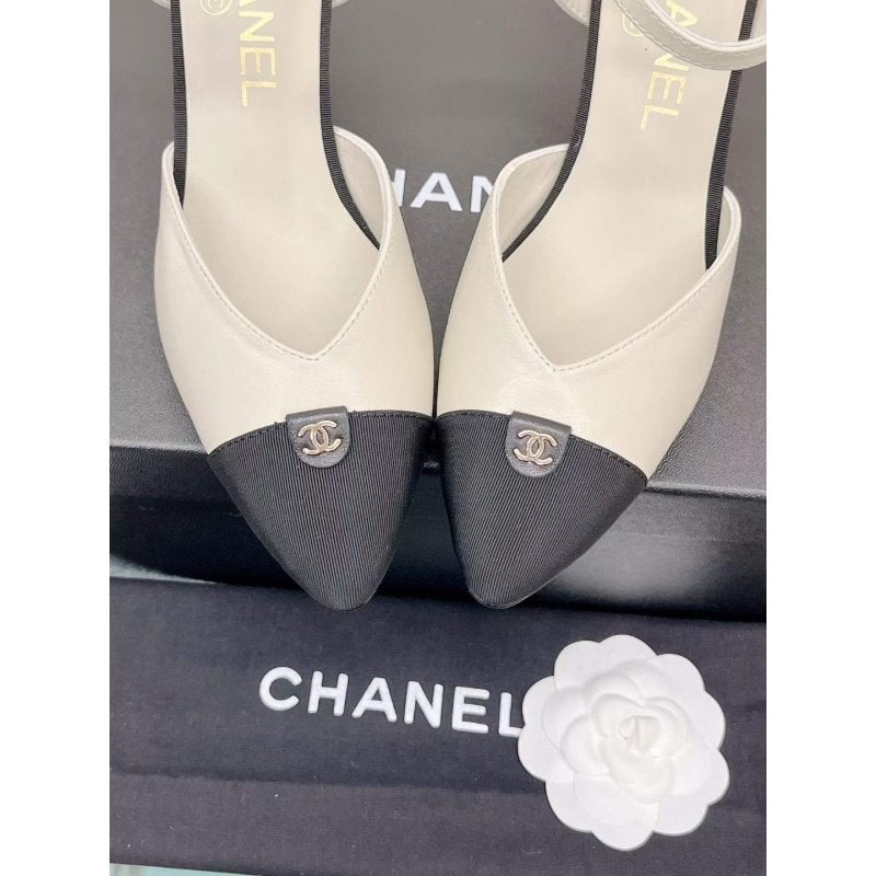 Chanel Flat Sandals SHS05658