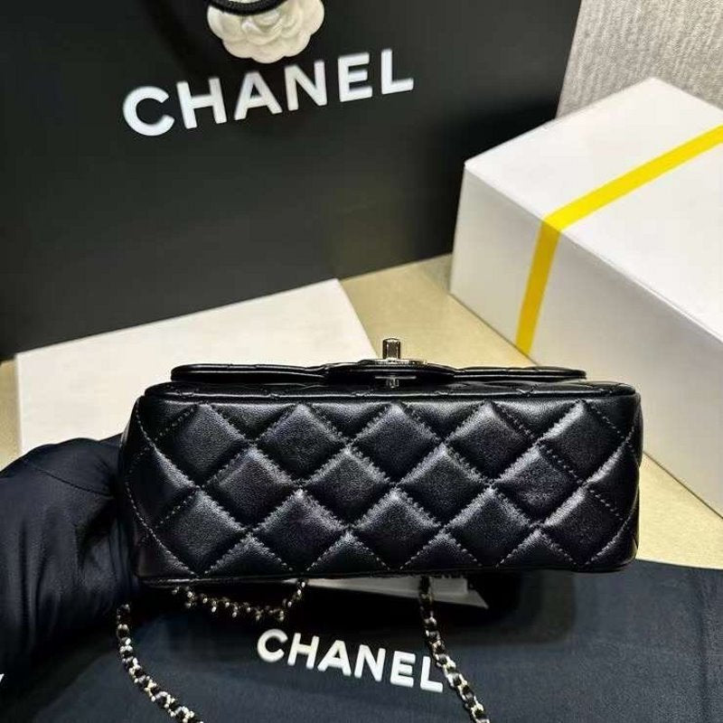 Chanel Handle Flap Bag BGMP1235