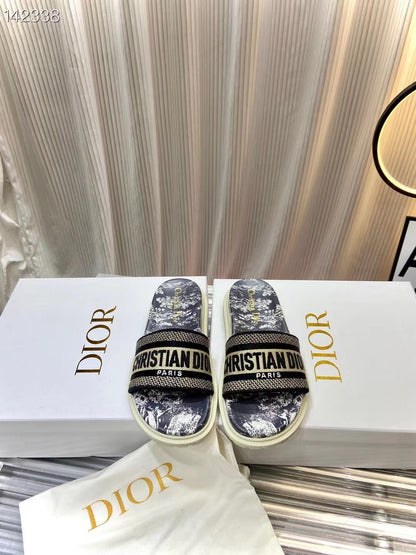 Dior  Classic Slippers SHS03598