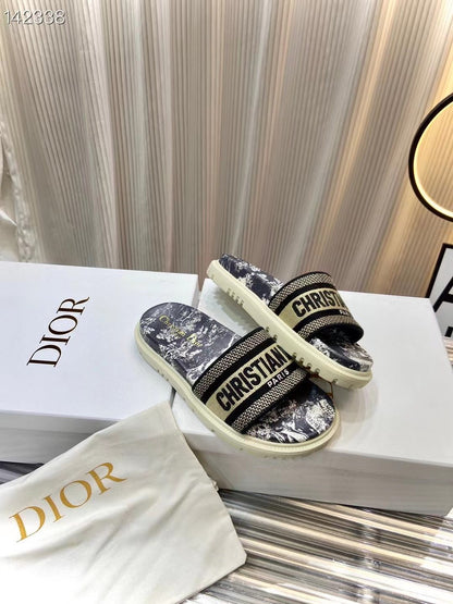 Dior  Classic Slippers SHS03598