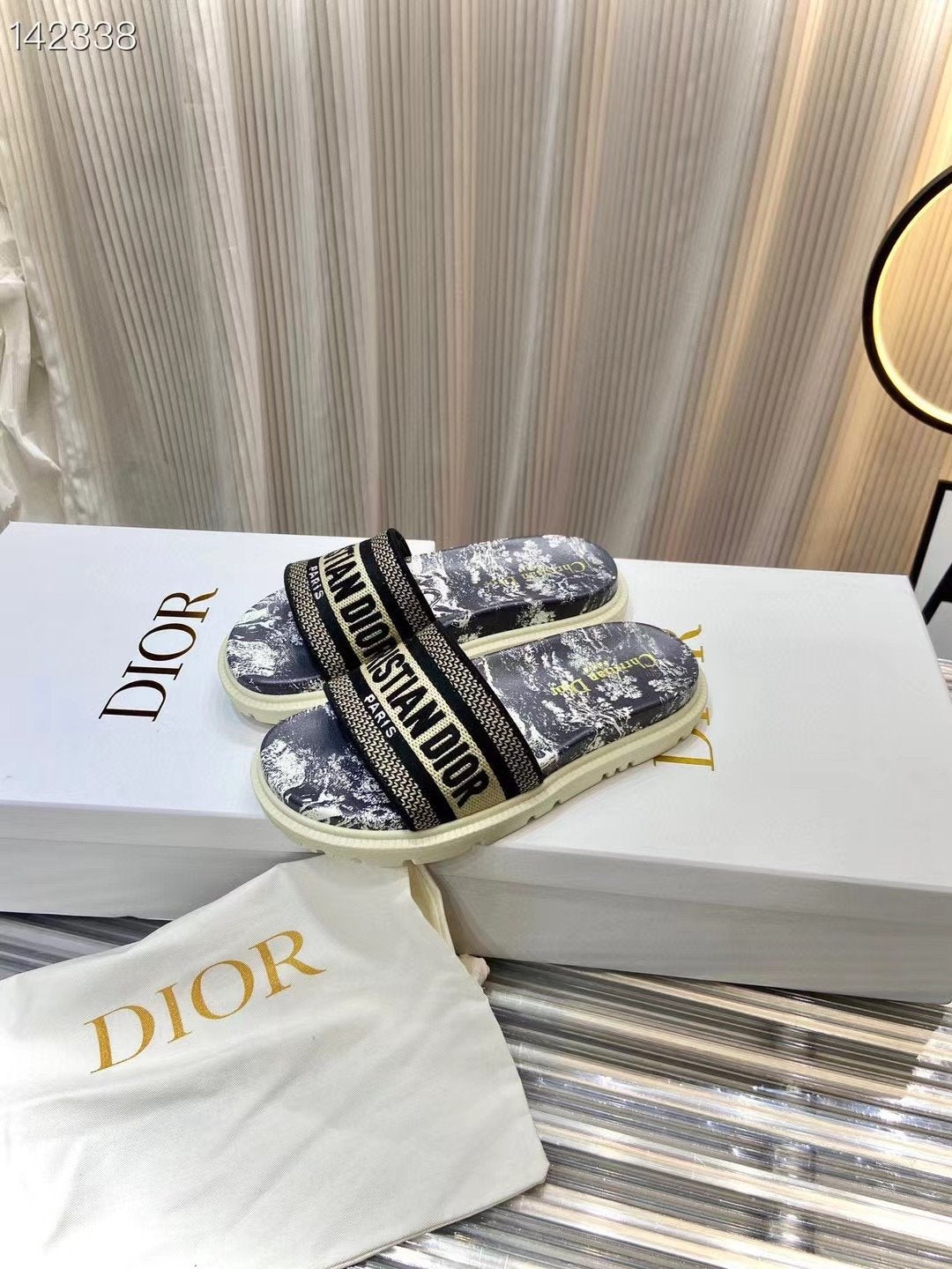 Dior  Classic Slippers SHS03598