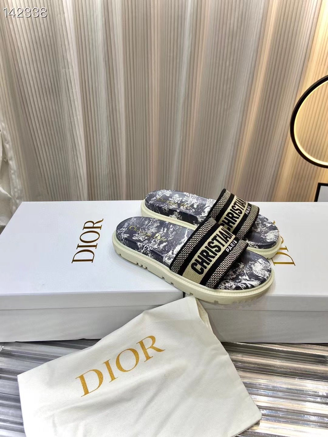 Dior  Classic Slippers SHS03598