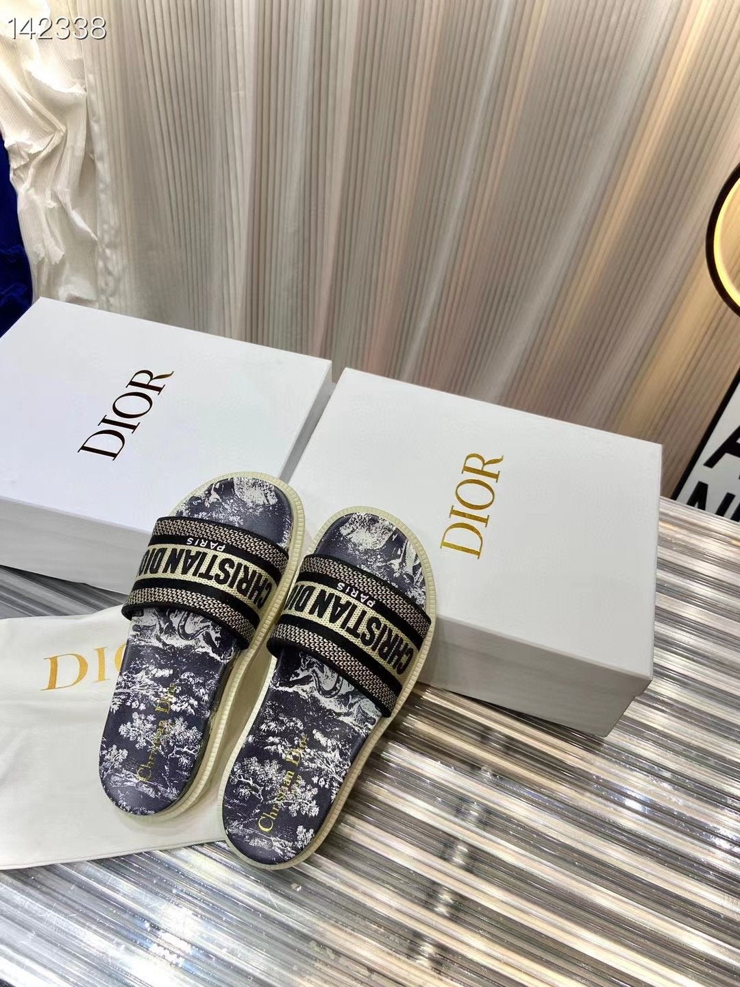 Dior  Classic Slippers SHS03598