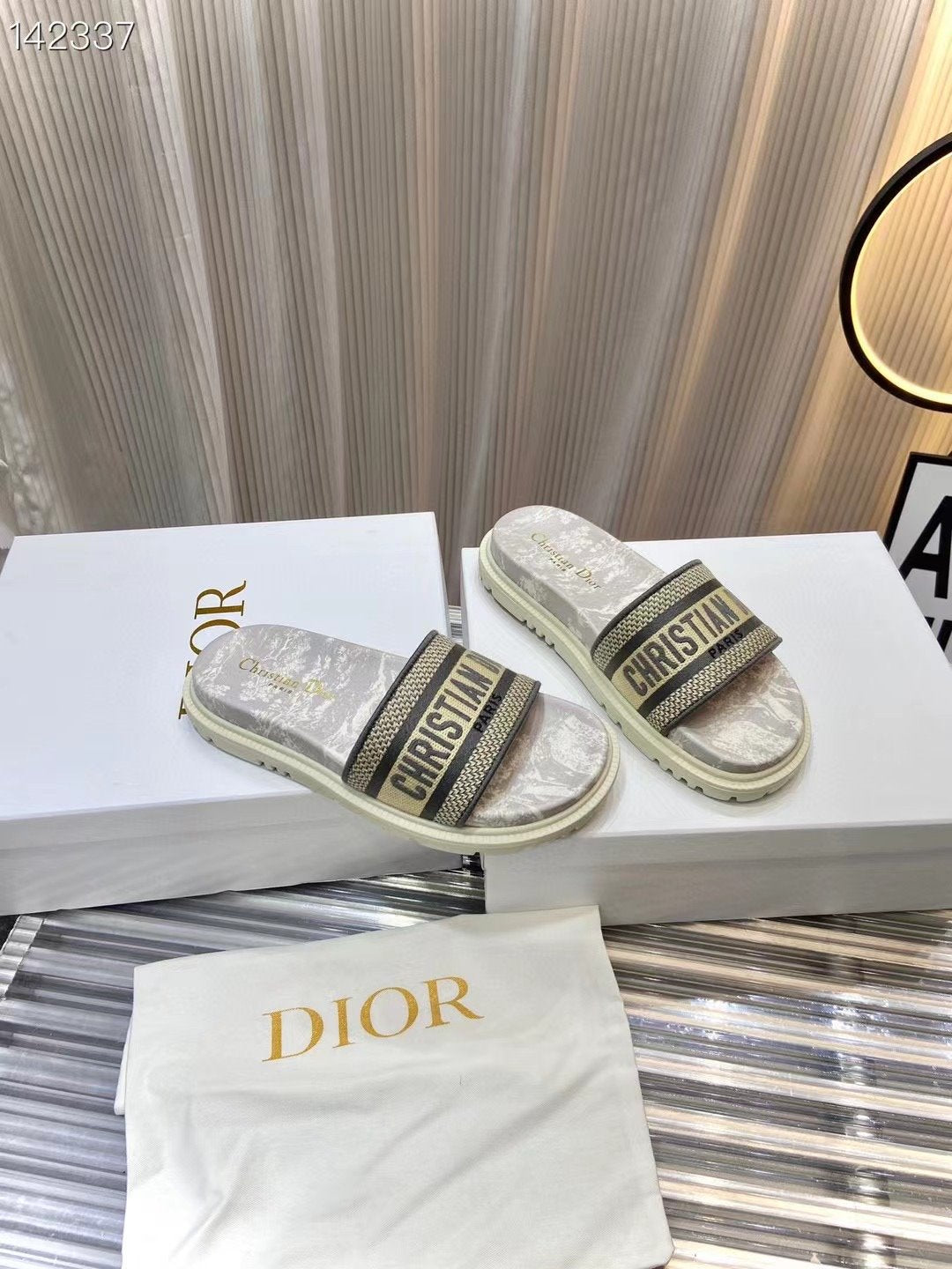 Dior  Classic Slippers SHS03599