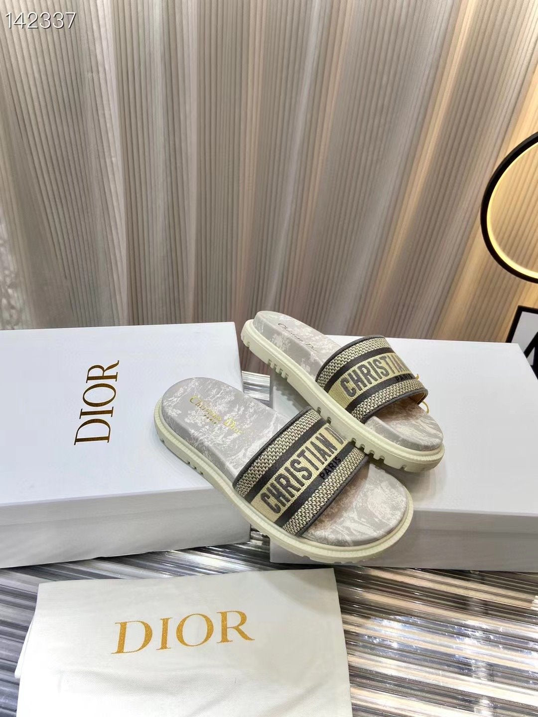 Dior  Classic Slippers SHS03599