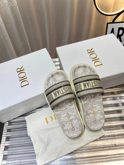 Dior  Classic Slippers SHS03599