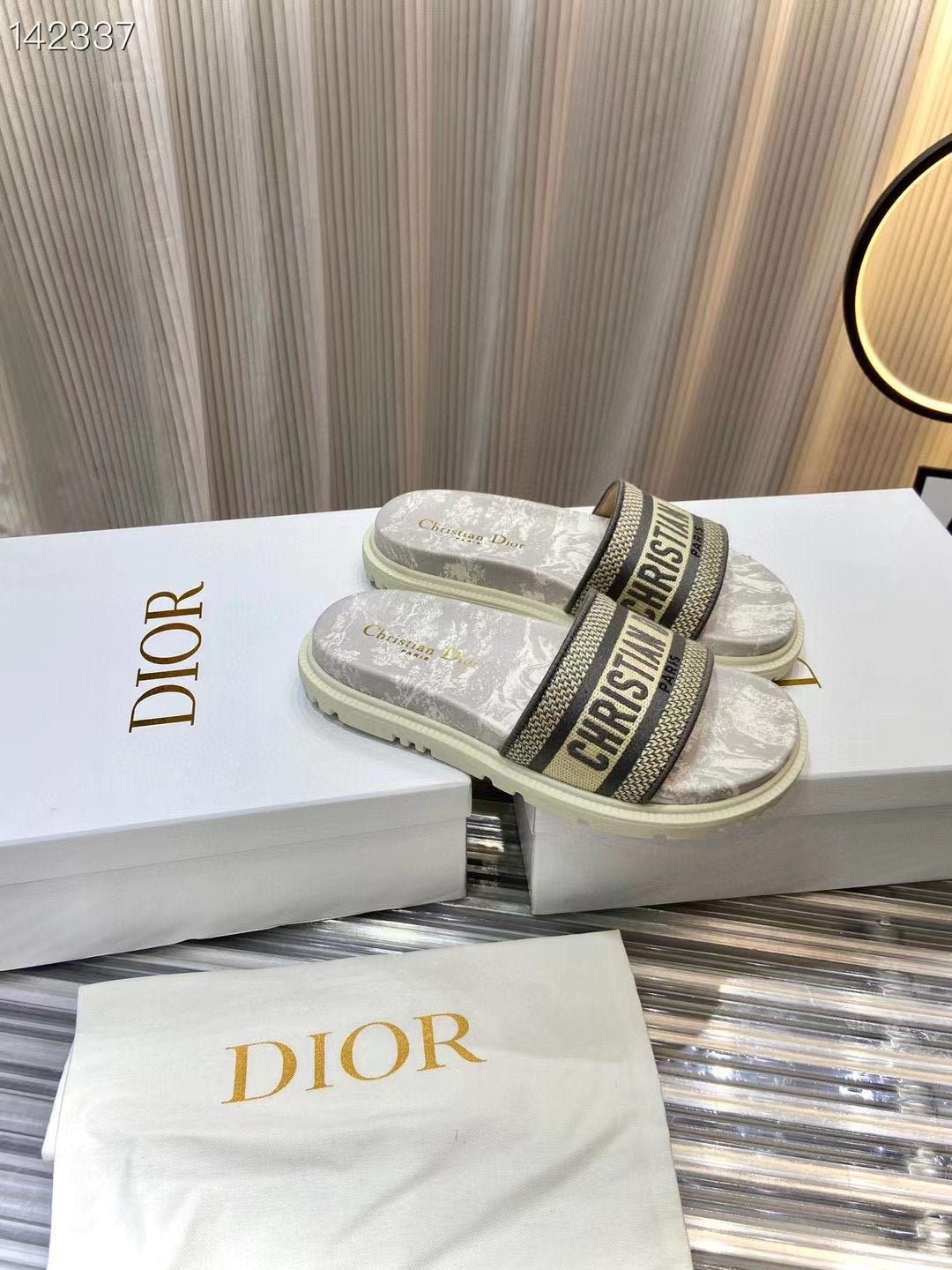 Dior  Classic Slippers SHS03599