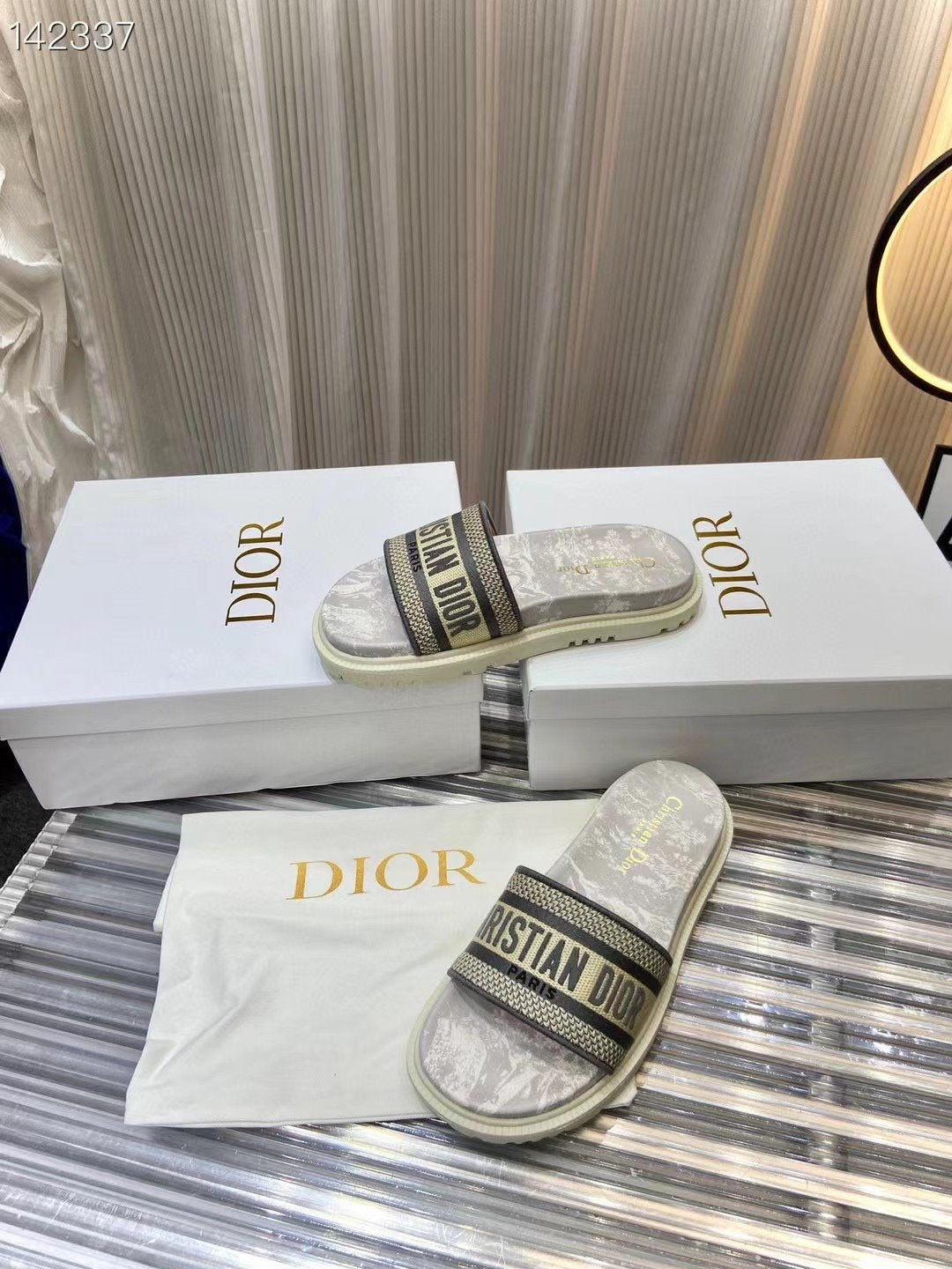 Dior  Classic Slippers SHS03599