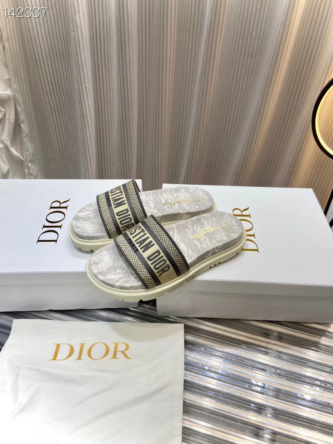 Dior  Classic Slippers SHS03599