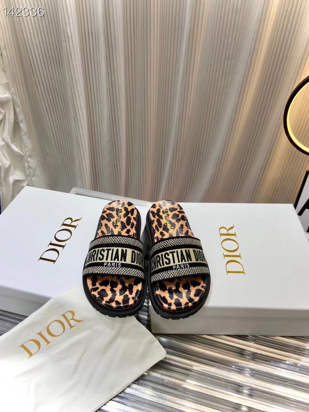 Dior  Classic Slippers SHS03600