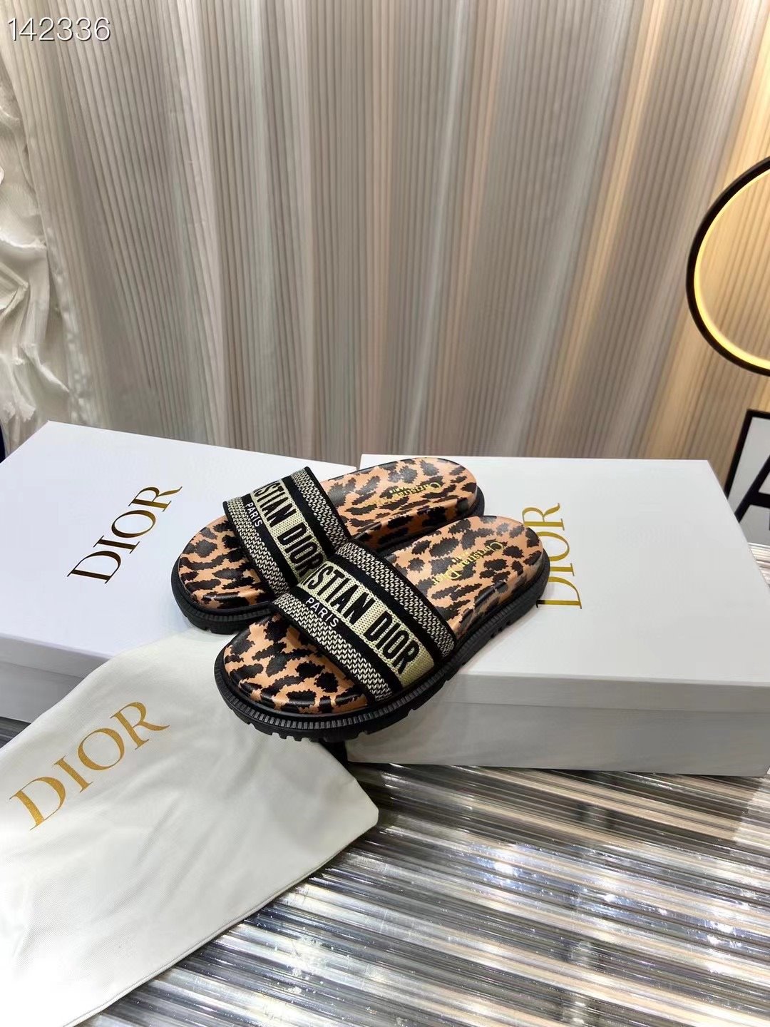 Dior  Classic Slippers SHS03600