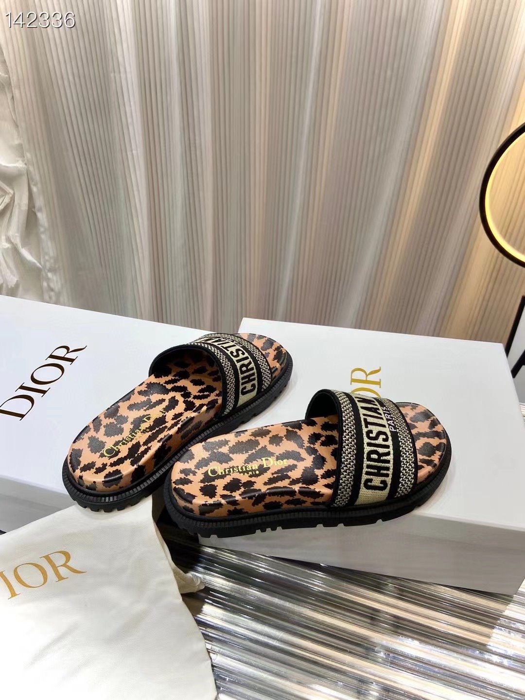 Dior  Classic Slippers SHS03600