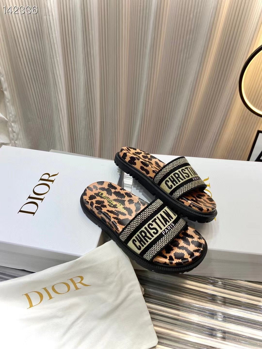 Dior  Classic Slippers SHS03600