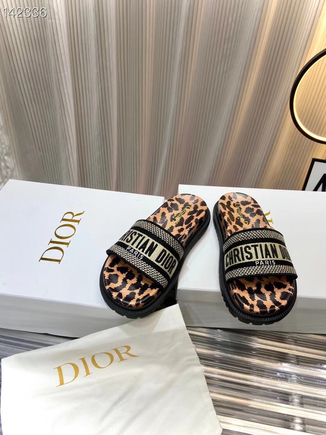 Dior  Classic Slippers SHS03600