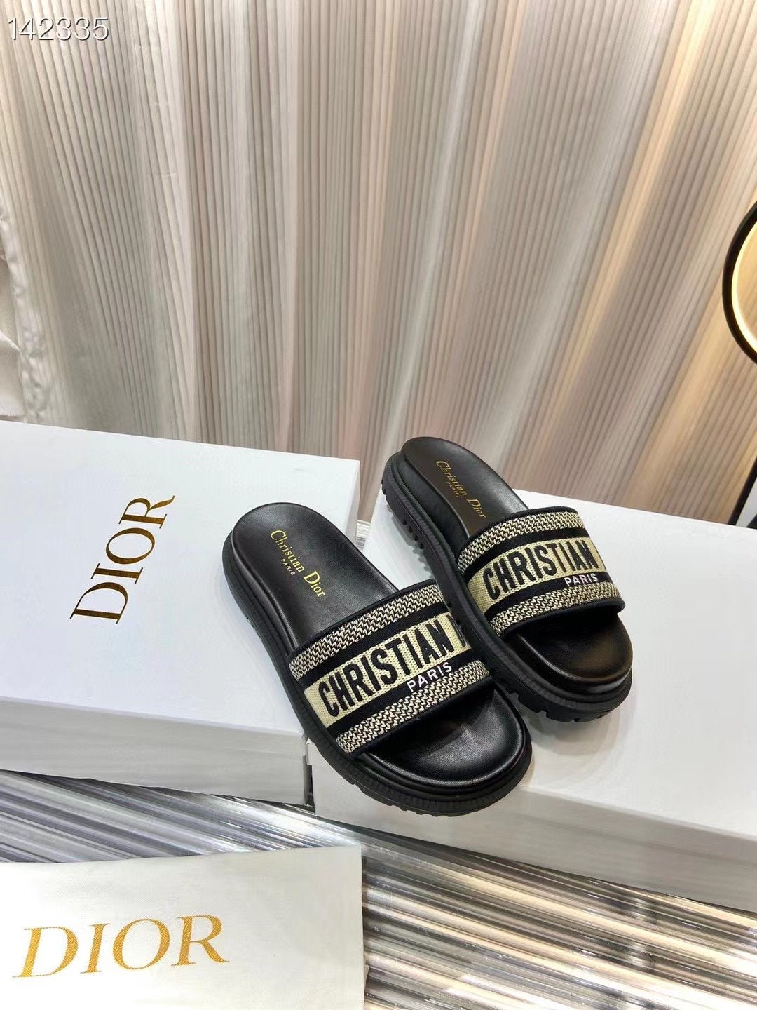 Dior  Classic Slippers SHS03601