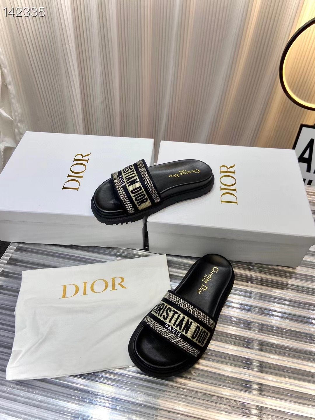 Dior  Classic Slippers SHS03601