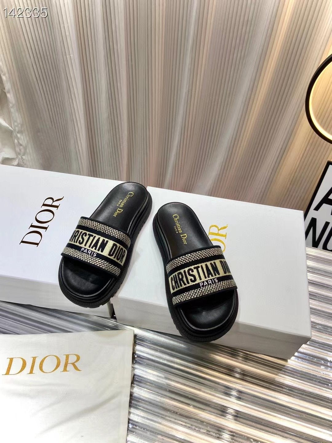 Dior  Classic Slippers SHS03601