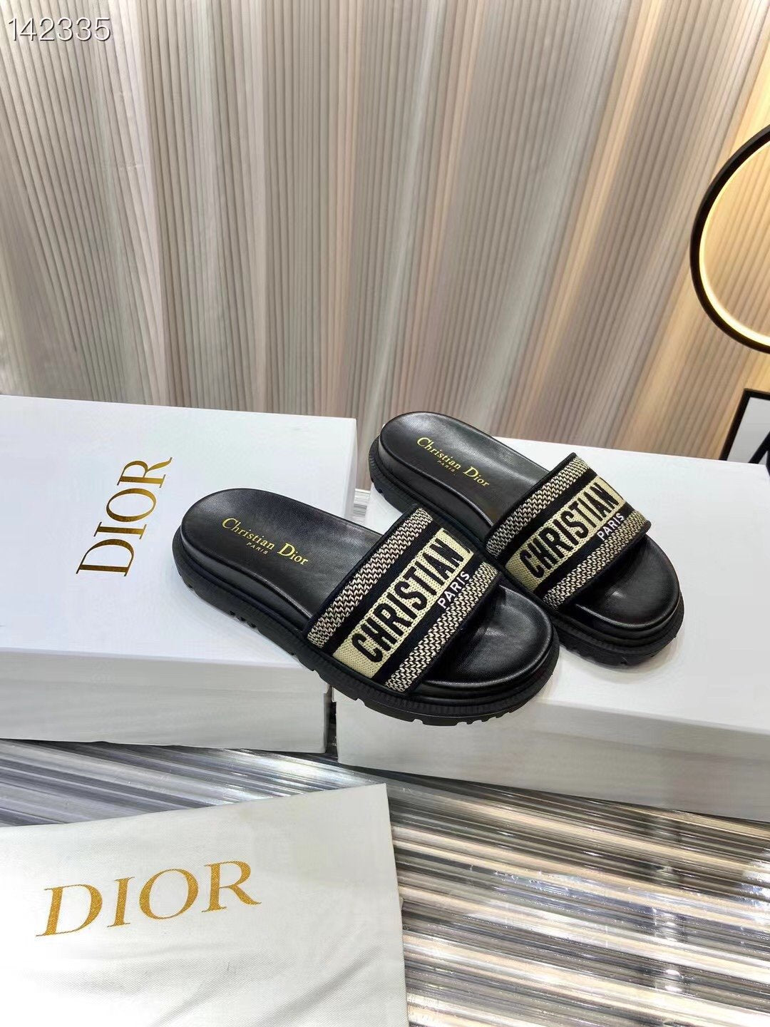 Dior  Classic Slippers SHS03601