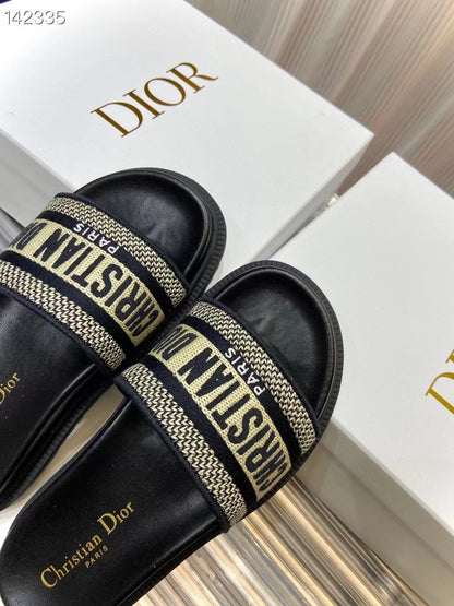 Dior  Classic Slippers SHS03601