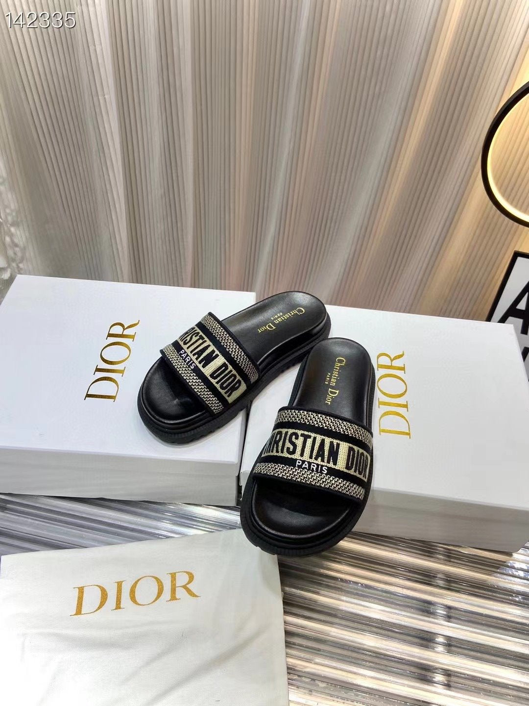 Dior  Classic Slippers SHS03601