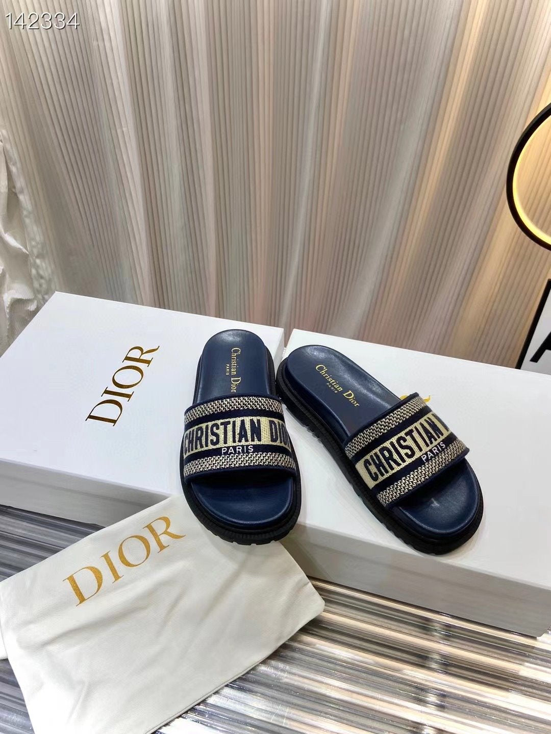 Dior  Classic Slippers SHS03602