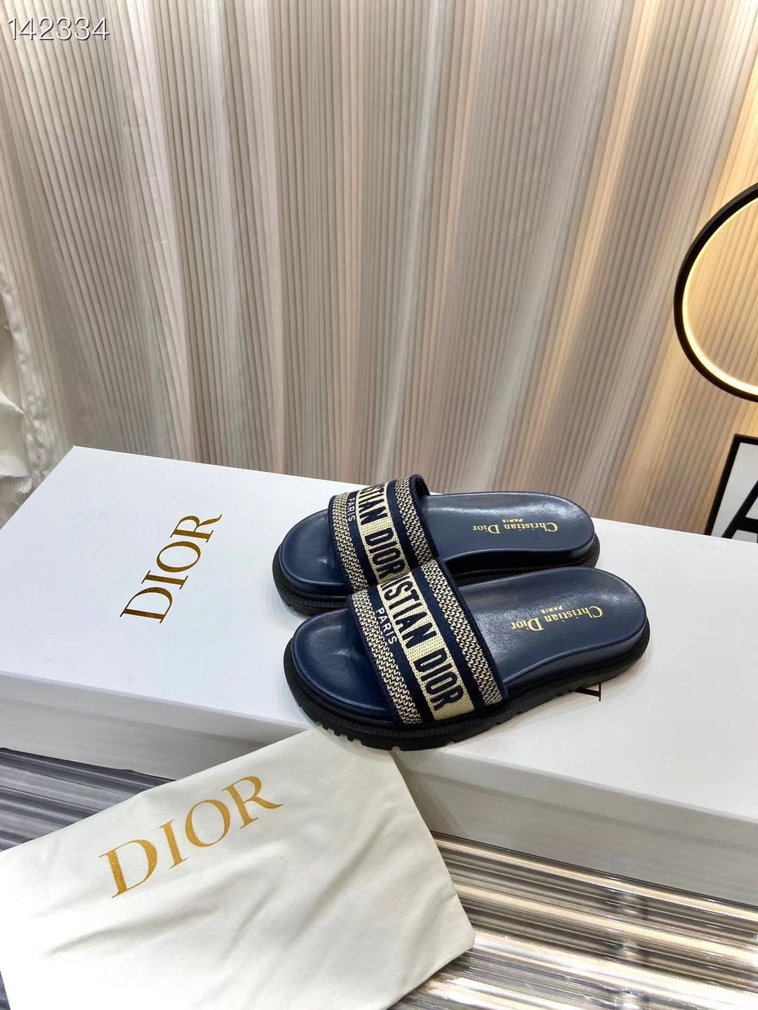 Dior  Classic Slippers SHS03602