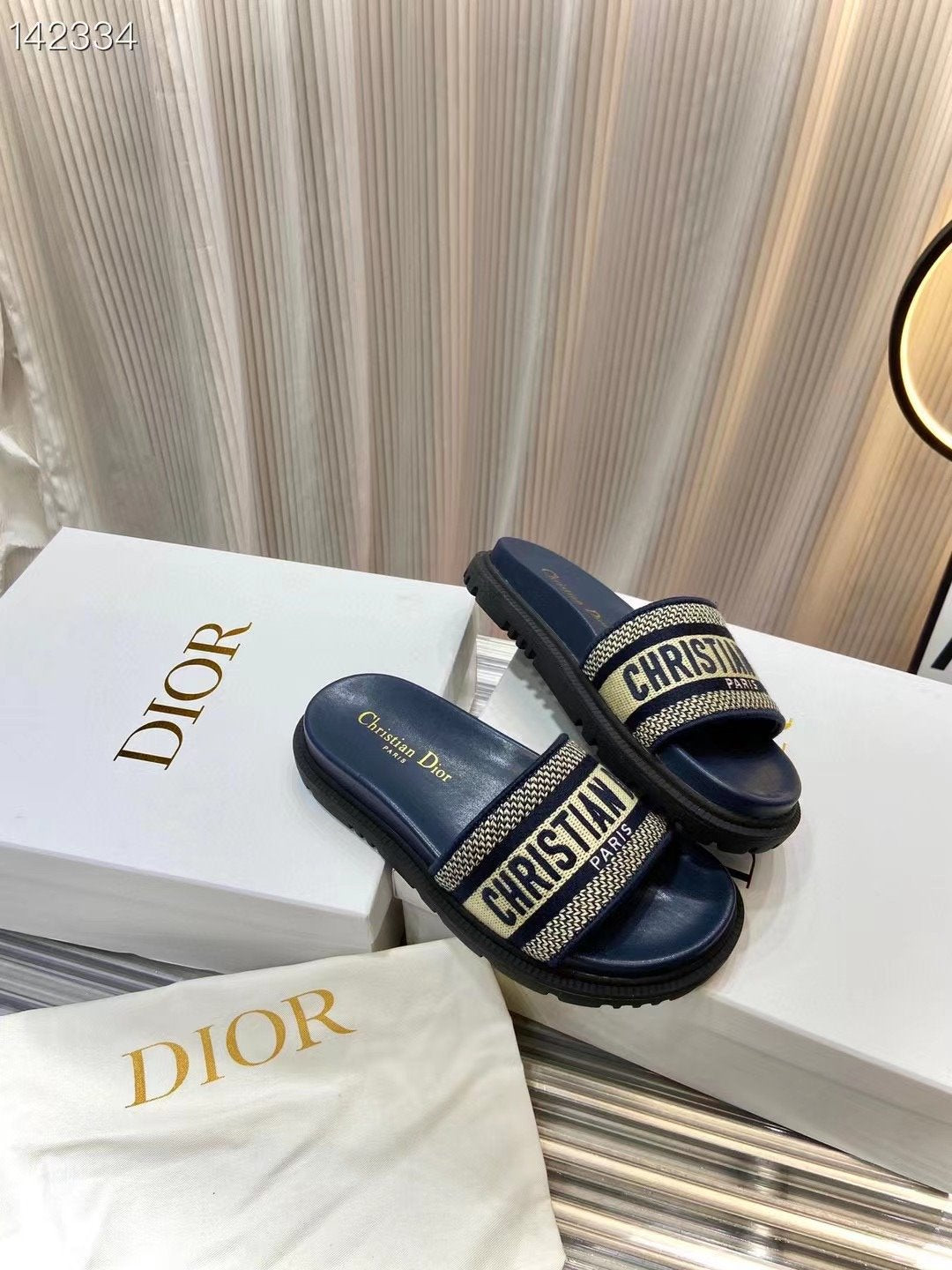 Dior  Classic Slippers SHS03602