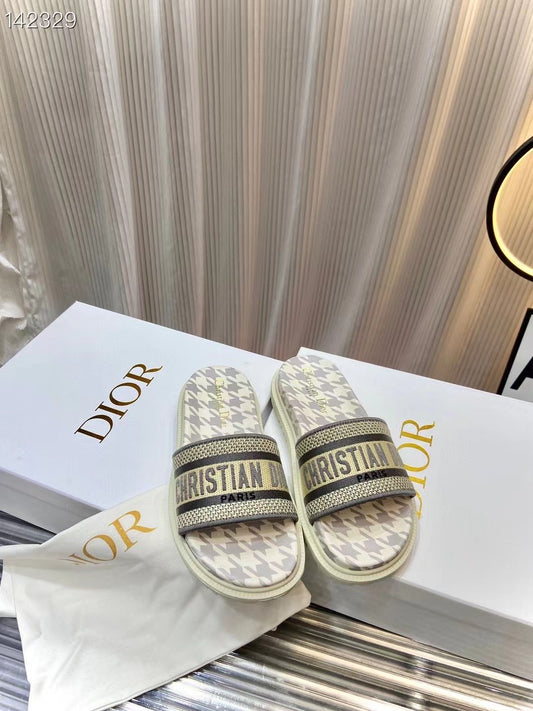 Dior  Classic Slippers SHS03604