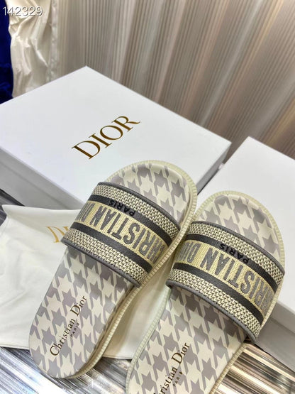 Dior  Classic Slippers SHS03604