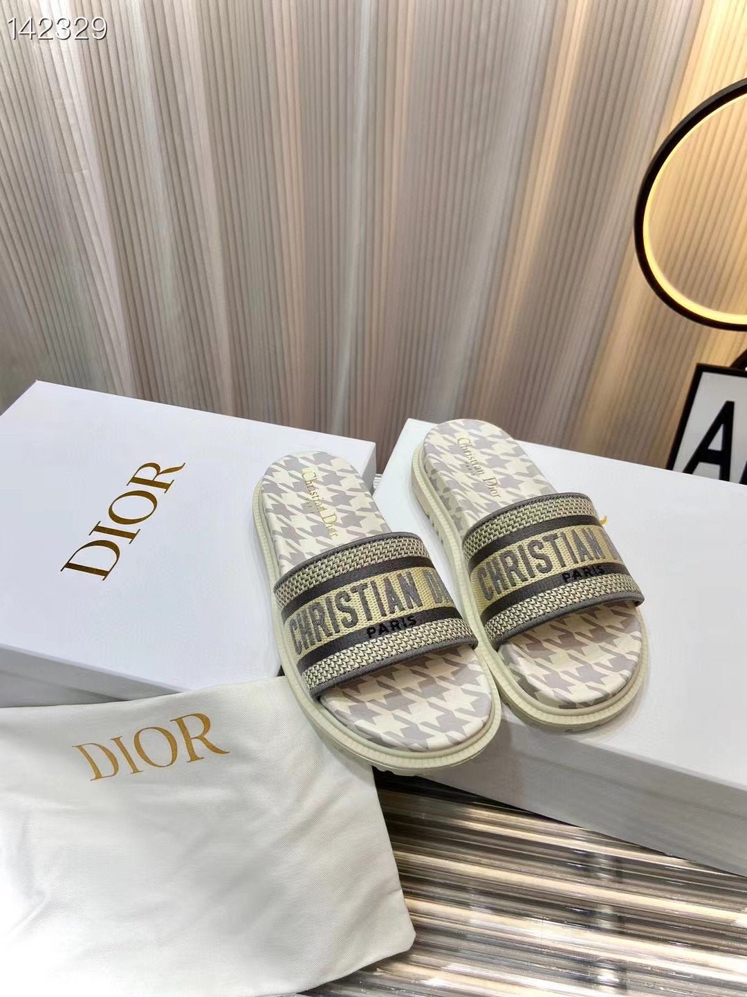 Dior  Classic Slippers SHS03604