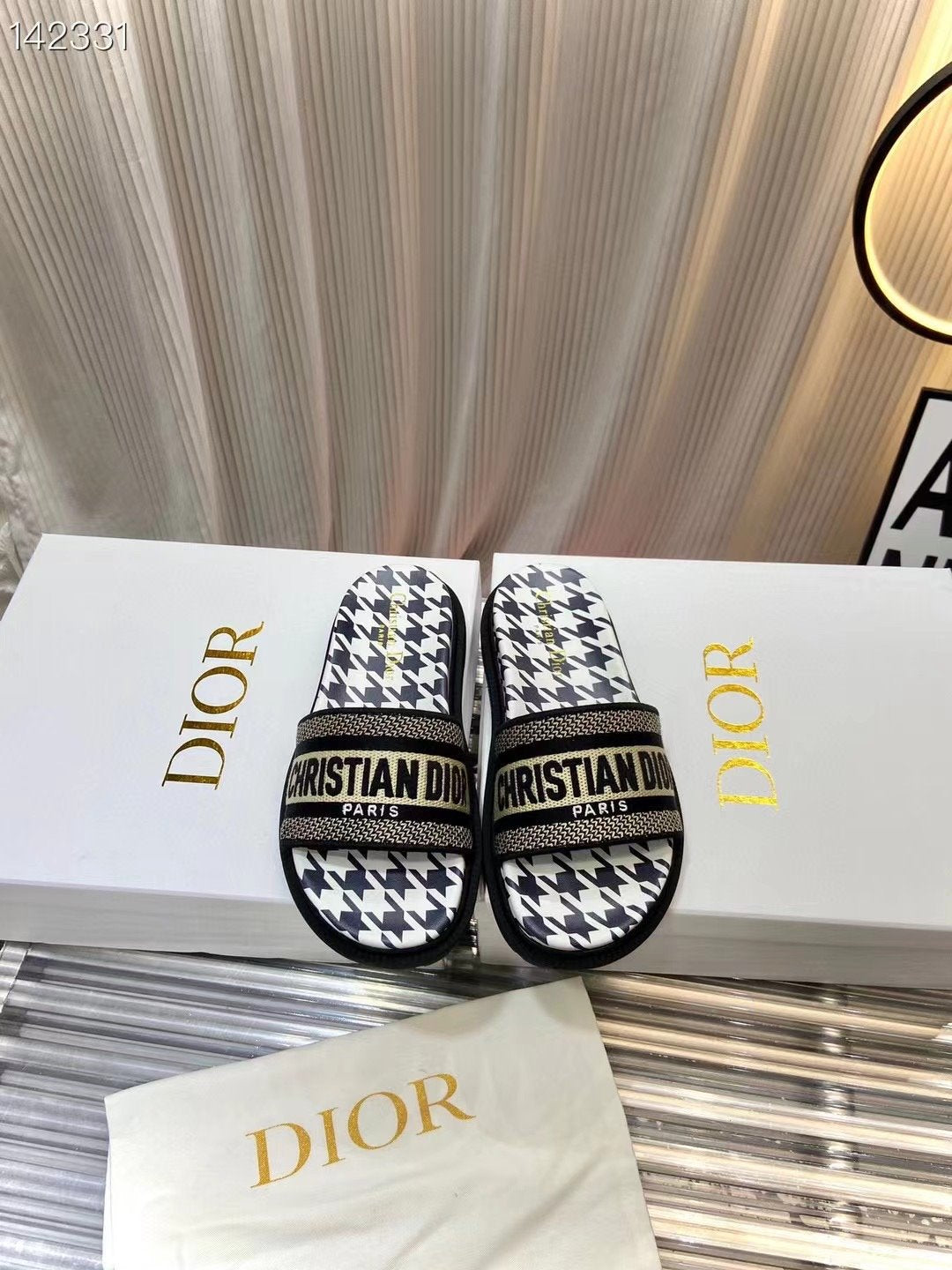 Dior  Classic Slippers SHS03606