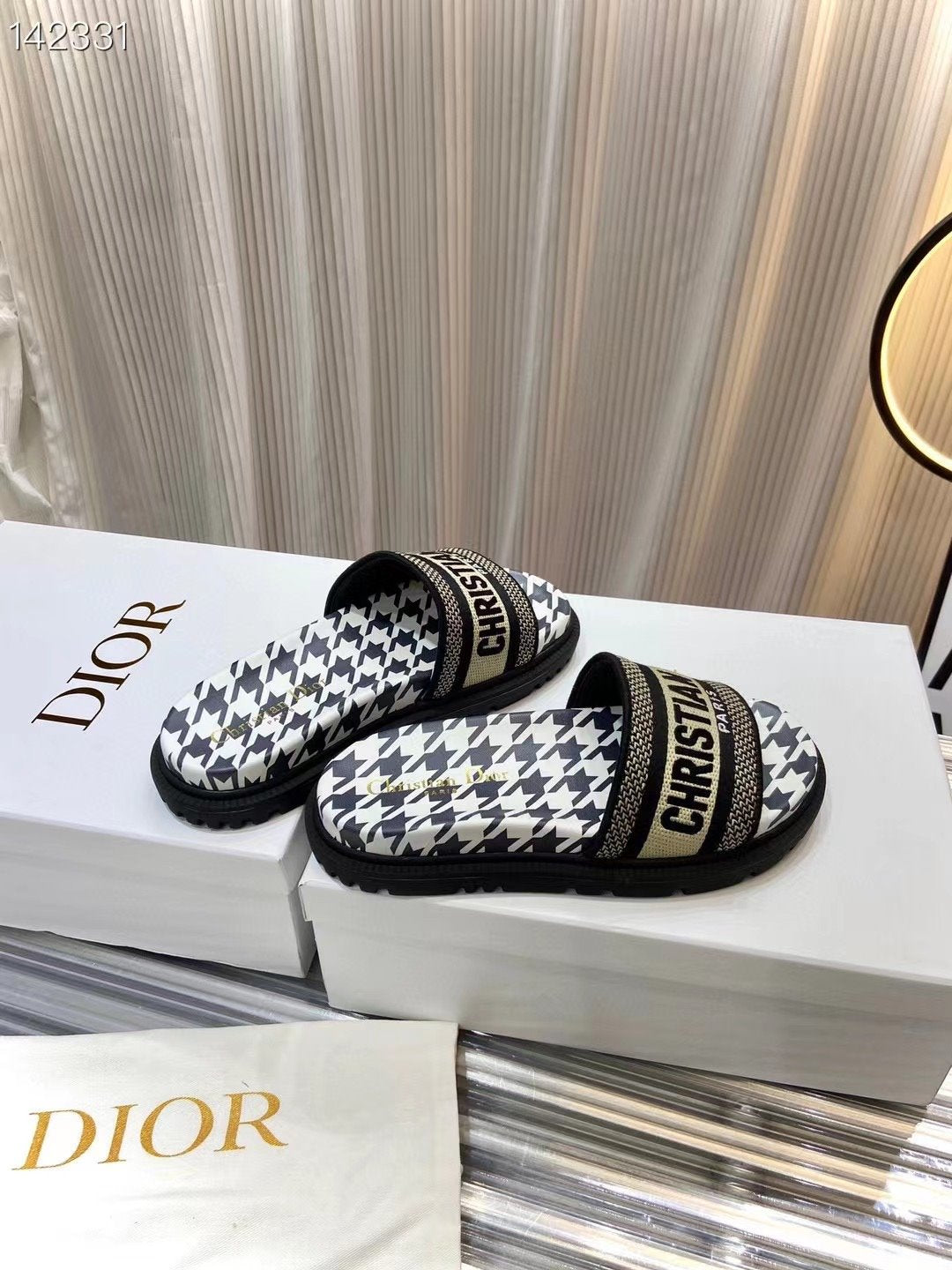 Dior  Classic Slippers SHS03606