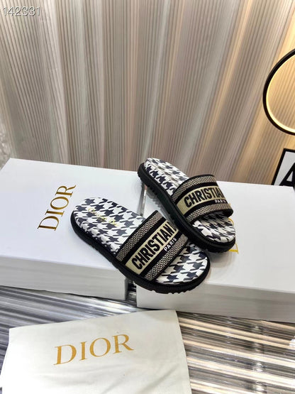 Dior  Classic Slippers SHS03606