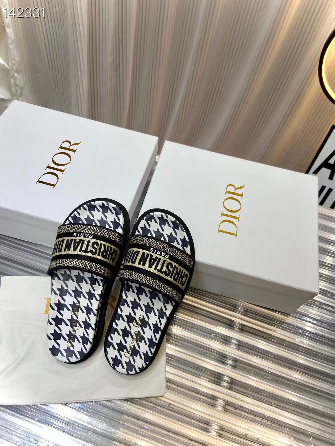 Dior  Classic Slippers SHS03606