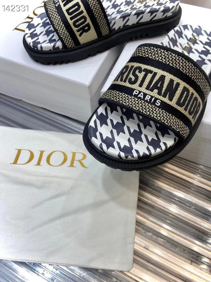 Dior  Classic Slippers SHS03606