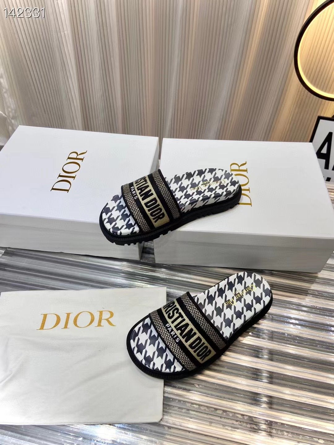 Dior  Classic Slippers SHS03606