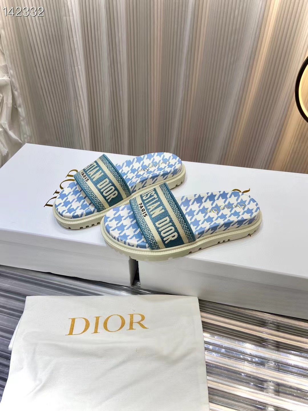 Dior  Classic Slippers SHS03607