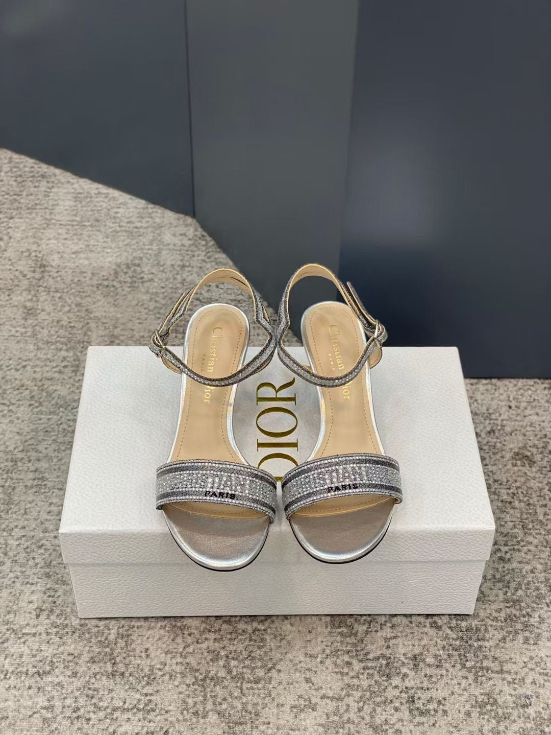 Dior  Emproidery Sandals SHS03561