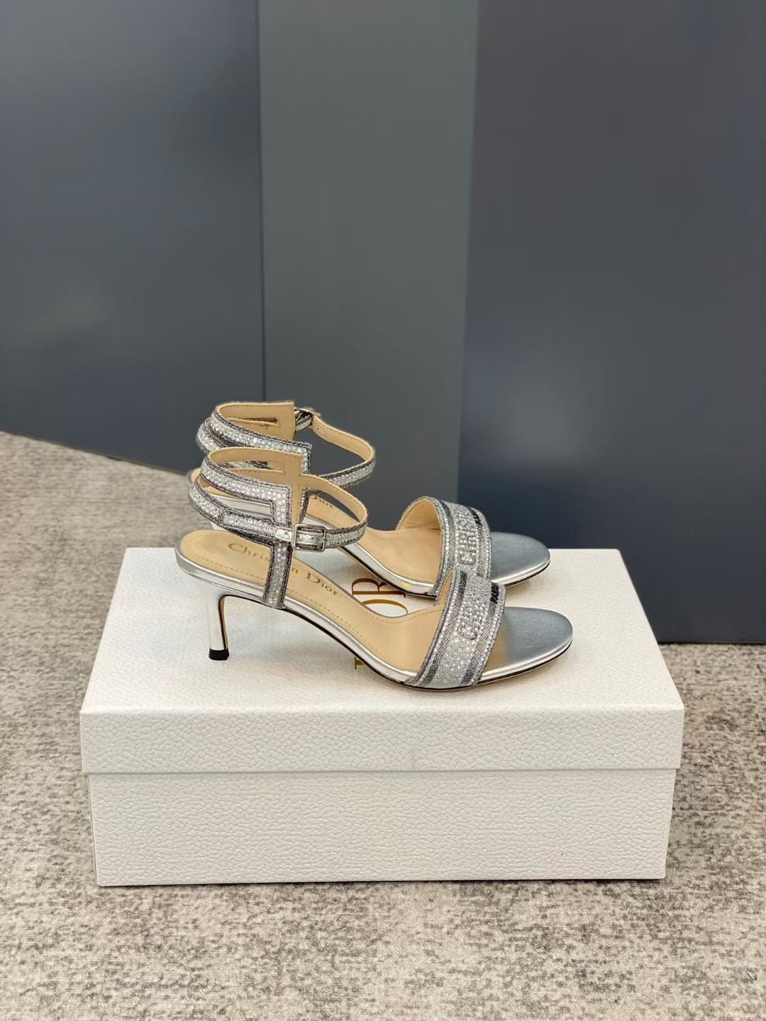 Dior  Emproidery Sandals SHS03561