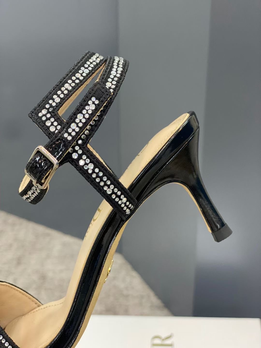 Dior  Emproidery Sandals SHS03563