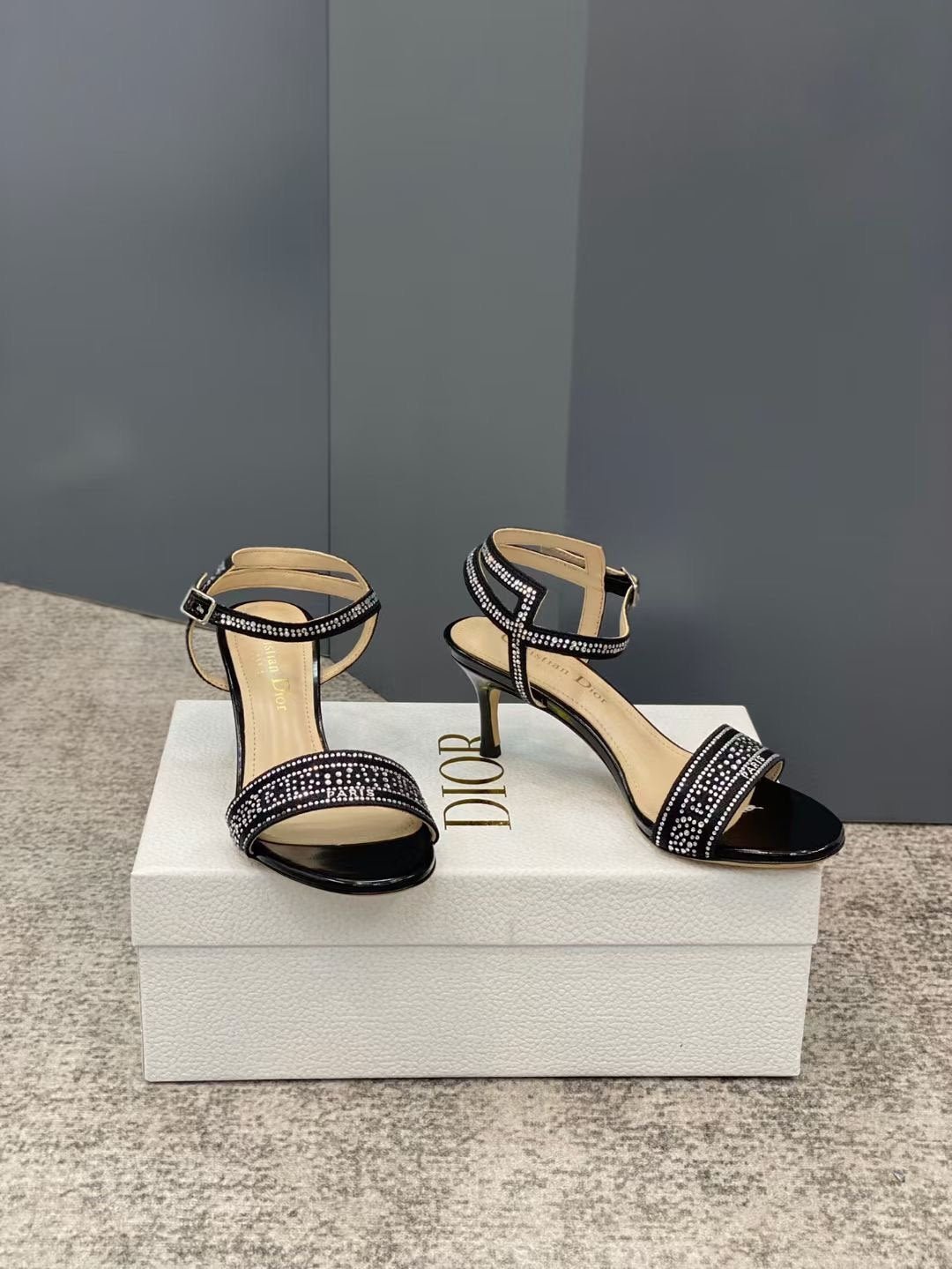 Dior  Emproidery Sandals SHS03563