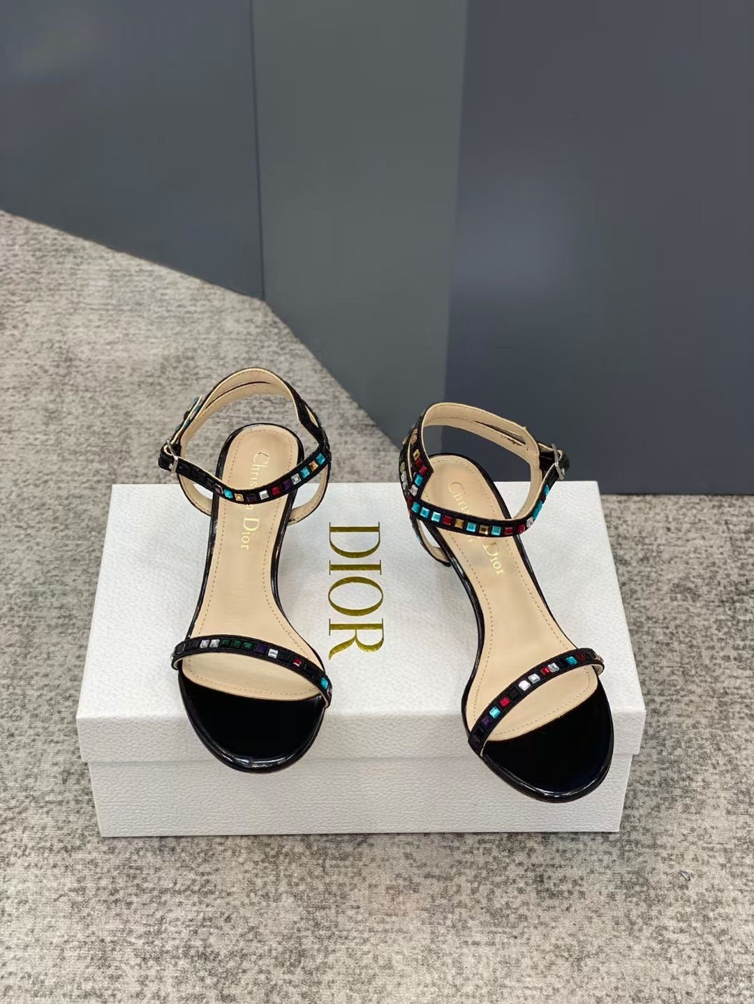 Dior  Emproidery Sandals SHS03564