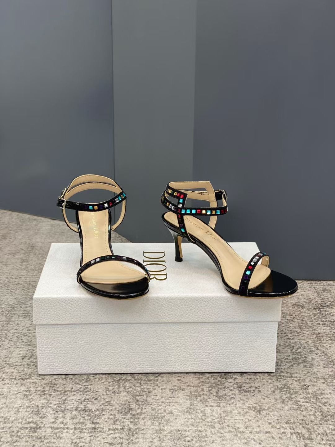 Dior  Emproidery Sandals SHS03564