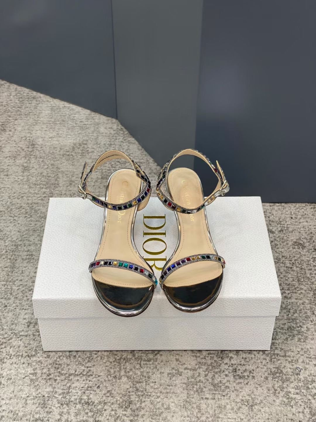 Dior  Emproidery Sandals SHS03565