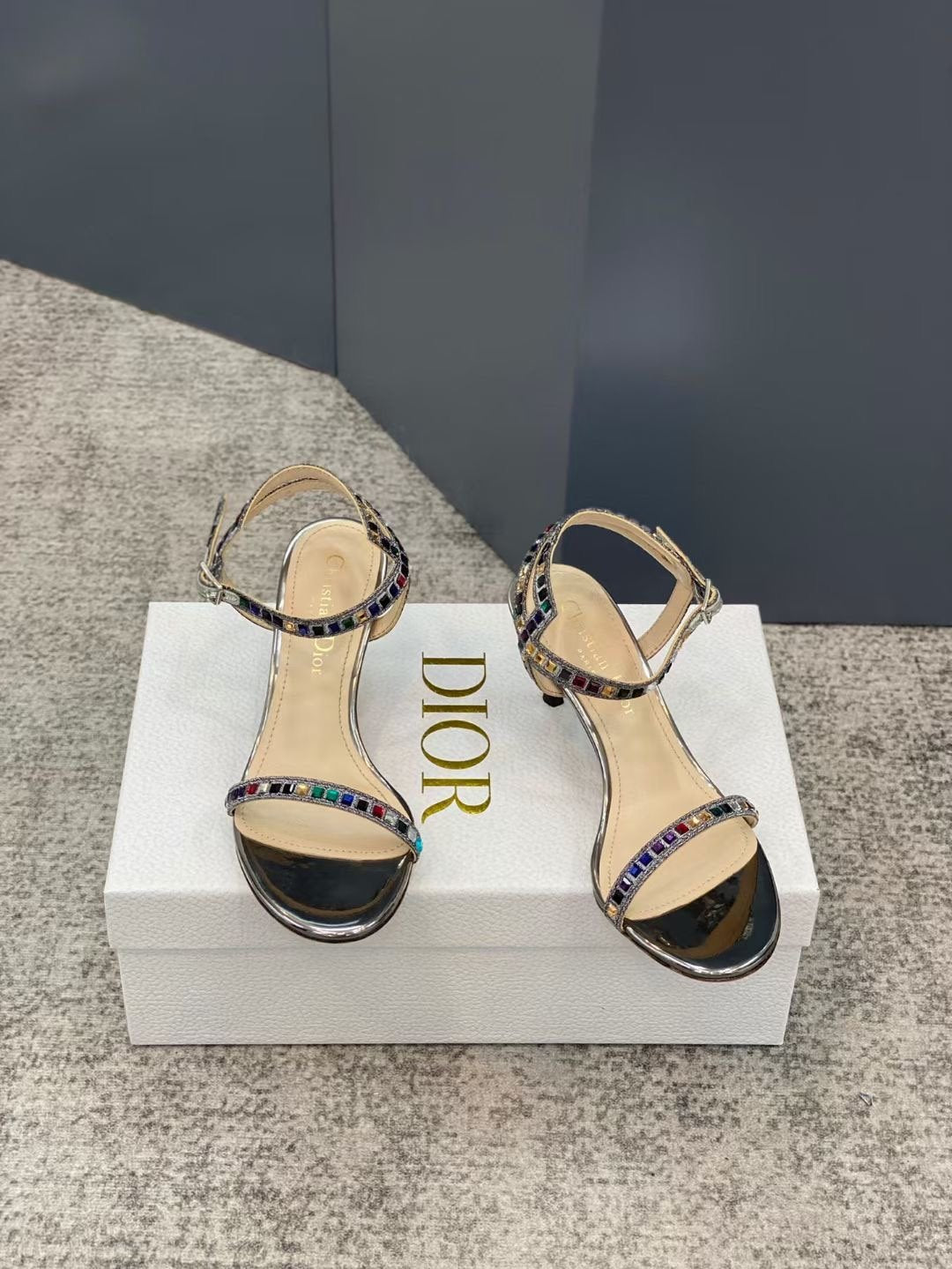 Dior  Emproidery Sandals SHS03565