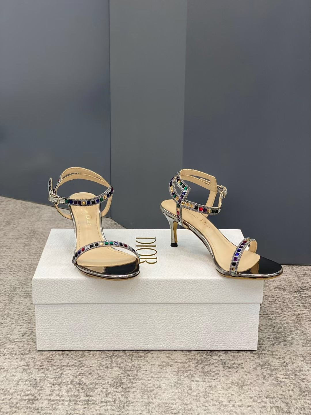 Dior  Emproidery Sandals SHS03565