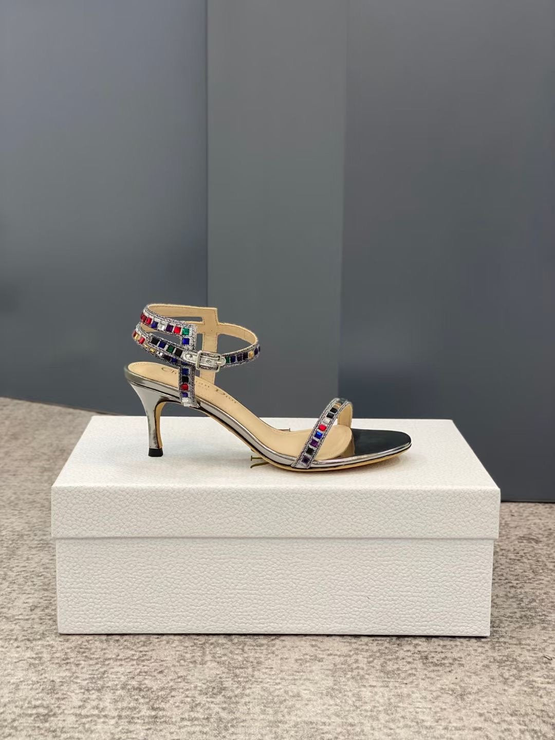 Dior  Emproidery Sandals SHS03565