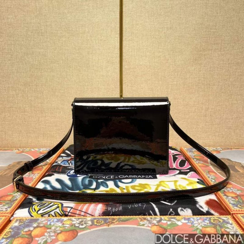 Dolce and Gabbana DG Logo Hand Bag BG02109
