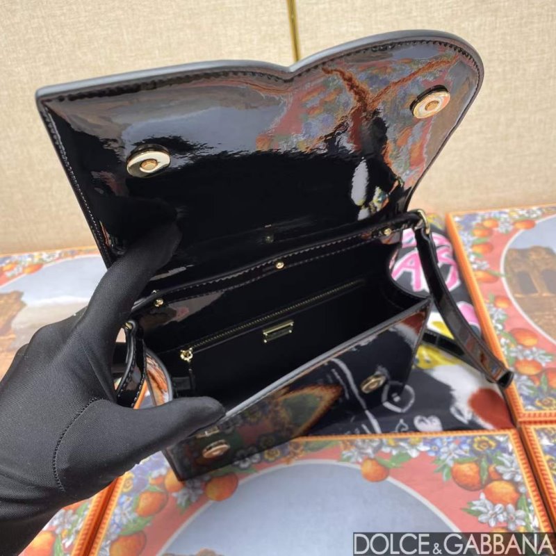 Dolce and Gabbana DG Logo Hand Bag BG02109