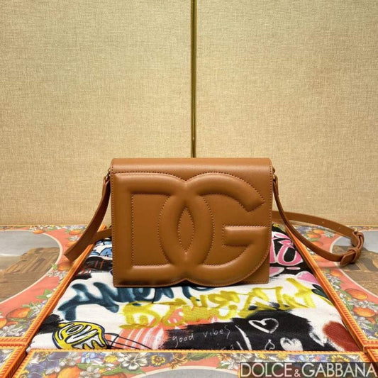 Dolce and Gabbana DG Logo Hand Bag BG02110